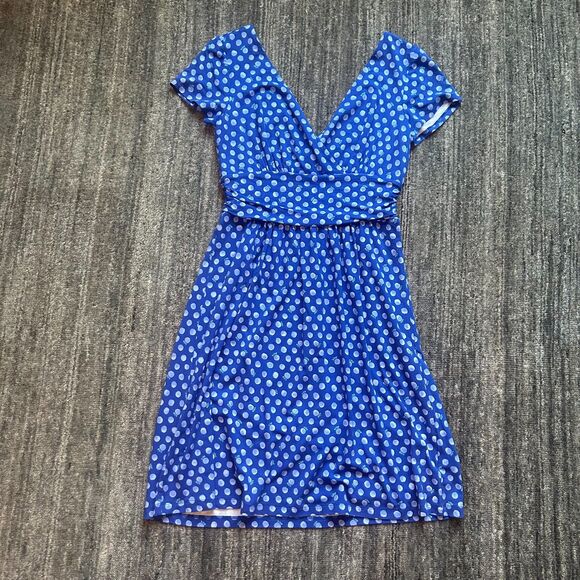 Lilly Pulitzer Polka Dot Winslow Dress, Stretch Jersey, Logo Pattern, Size M - Picture 2 of 8